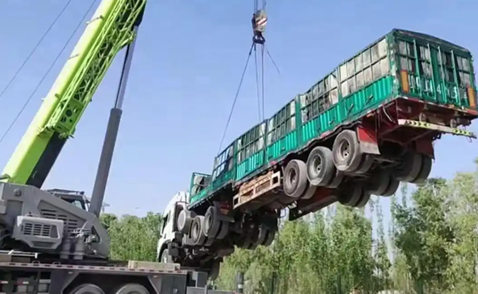 蛟河道路脱困救援案例
